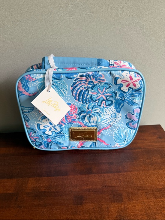 Lilly Pulitzer Handbags - LILLY PULITZER Insulated Lunch Cooler Bahama’s Beachcomber